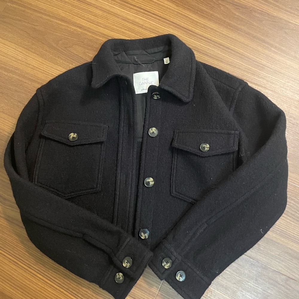 Aritzia cropped jacket